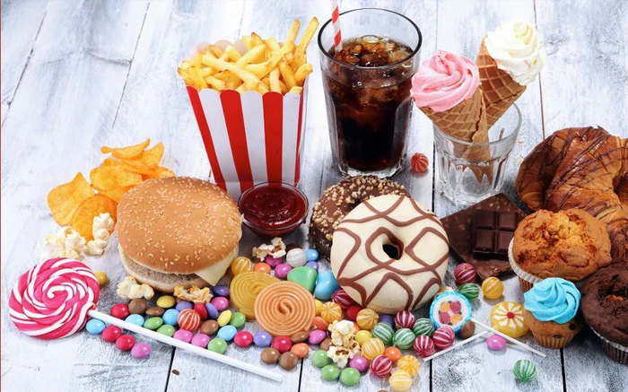 mỡ máu kiêng ăn gì – đường tinh luyện có trong trà sữa, bánh kẹo