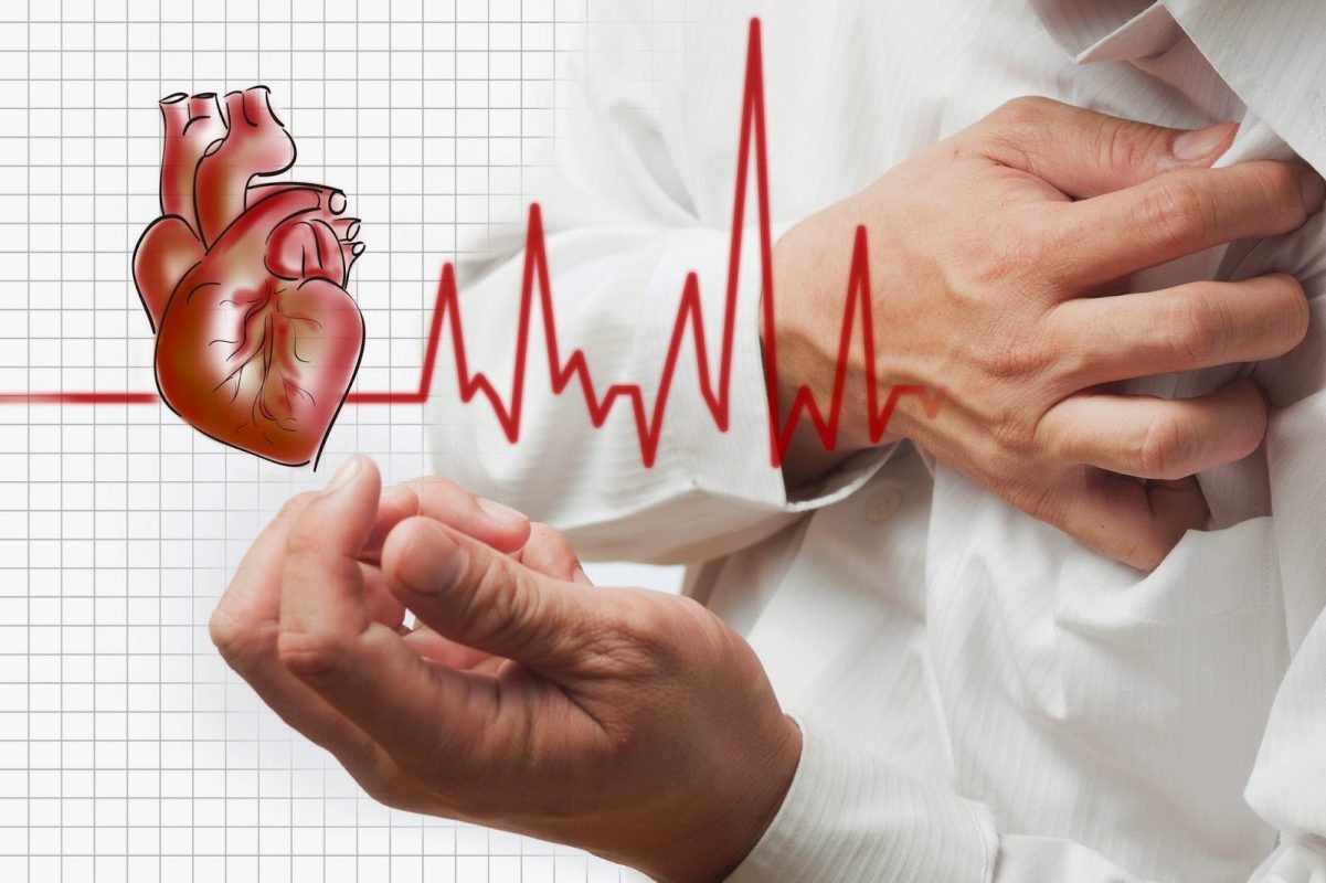 Người bị bệnh tim mạch thường gây tê bì chân tay
