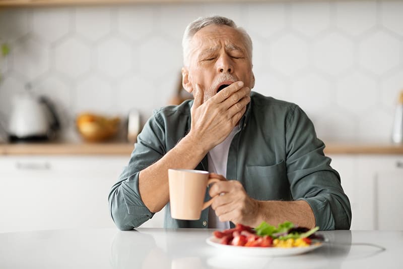 Chứng ngủ rũ khiến người bệnh buồn ngủ liên tục