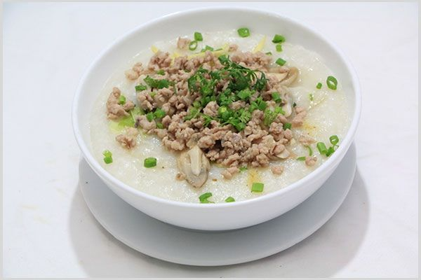 Thực đơn tốt cho người viêm loét dạ dày gồm cháo, súp, khoai, cá hấp
