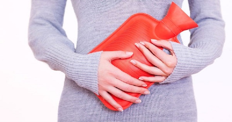 Chườm ấm giúp giảm đau dạ dày 